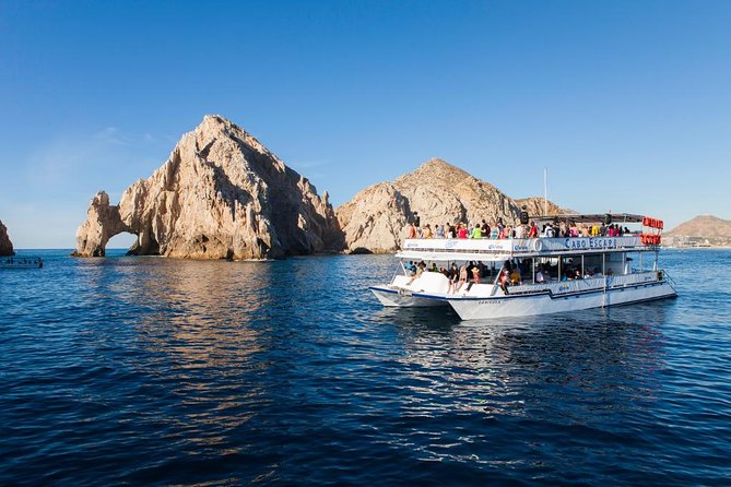 Cabo San Lucas Sunset Dinner Cruise with Open Bar - Seating and crowding: what “first come” feels like at sunset