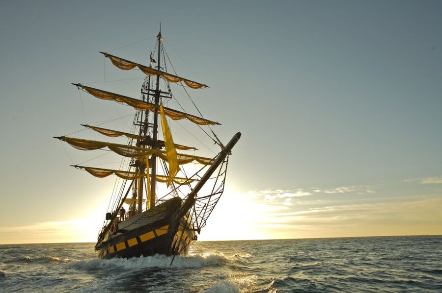 Cabo San Lucas: Sunset Pirate Ship Cruise with Dinner Show - Key things to know before you sail