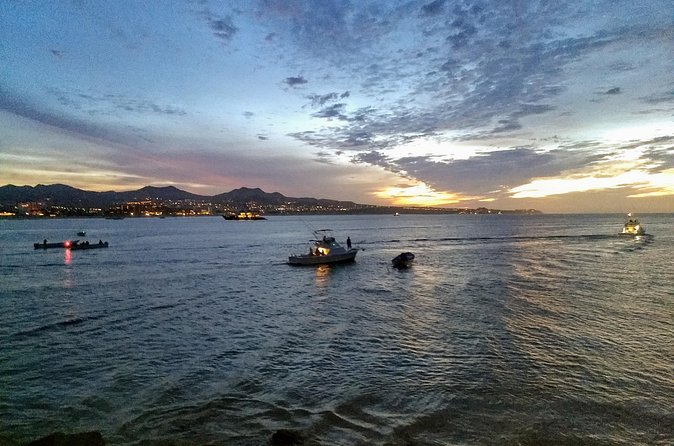 Cabo Shuttle Transportation round tríp prívate shuttle 1 to up 5 people - Price and value: $200 per group up to 5