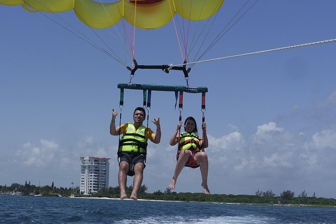 Cancun Adventure: Reef Snorkeling & Parasailing Experience - Guides, Captains, and Small-Group Service That Makes the Difference