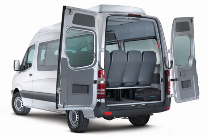 Cancun Airport: Shuttle Cancun or Playa del Carmen Hotels - Inside the ride: What comfort and driver help feels like
