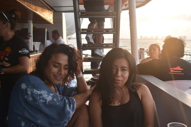 Cancun Dancer Cruise to Isla Mujeres with Snorkeling and Lunch - Isla Mujeres stop: what you can do with limited time