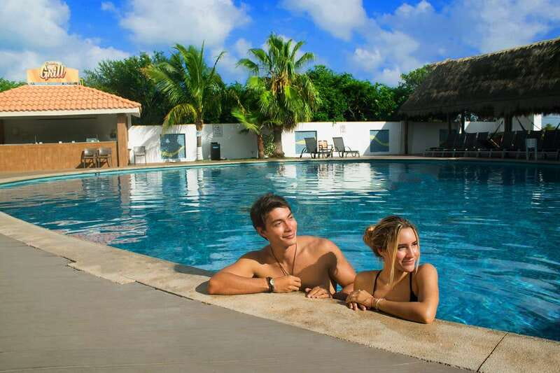 Cancún: Dolphin Encounter on Isla Mujeres with Buffet - Who this Cancún to Isla Mujeres dolphin trip fits best
