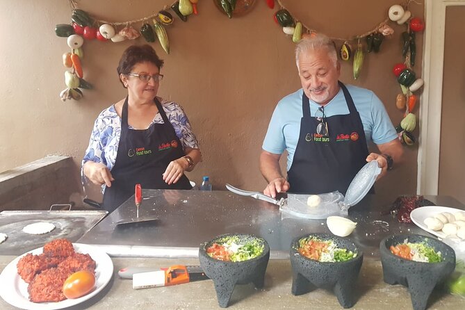 Cancun Hands-On Mexican Cooking Class - Setting the Scene: Meeting in Centro and Getting Ready