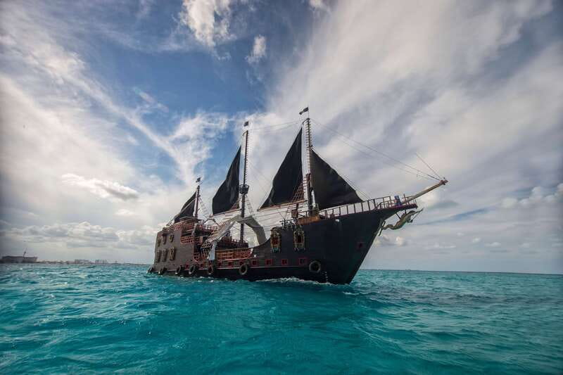 Cancún: Jolly Roger Pirate Dinner Cruise 2025 - Fireworks, Smoke, and Finding Your Best Spot on Deck
