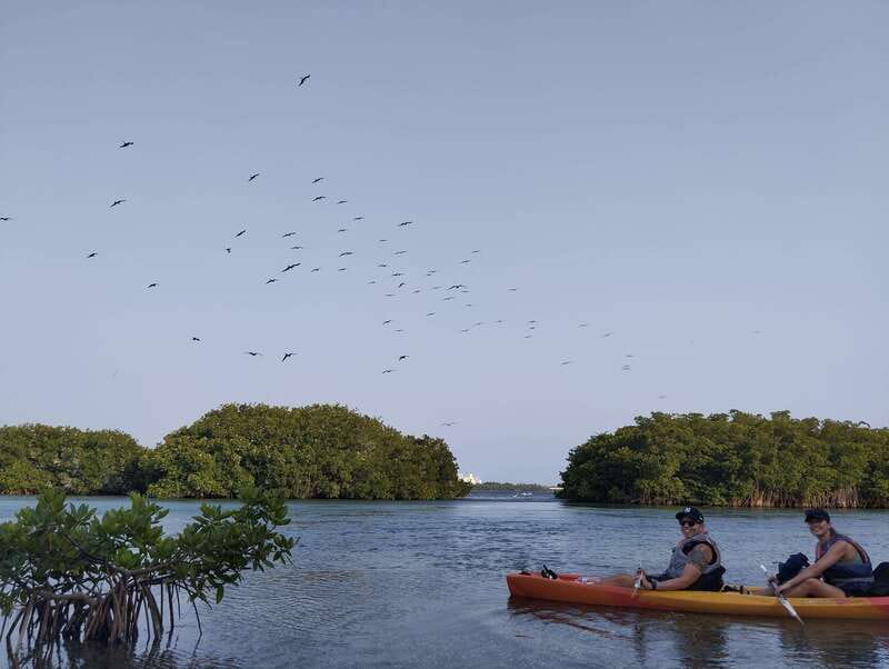 Cancun: Kayaking Tour in Nichupte Lagoon - Axel and the guide team: instruction, spotting skills, and photo help