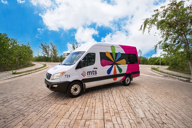 Cancun Private Mini-Van Roundtrip Transportation - Entering Cancun fast with a real meet-and-greet