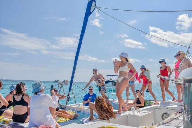 Cancun's Best: Catamaran to Isla Mujeres, Snorkeling & Drinks! - Why This Catamaran Route Works for a First Cancun Visit