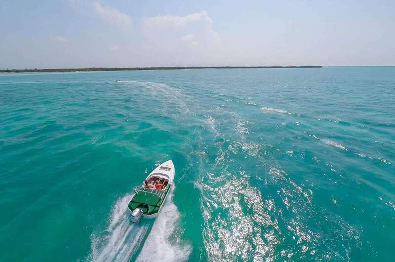Cancun: Speedboat tour to a Virgin Beach - Isla Blanca time: the beach with the strict 30-person limit