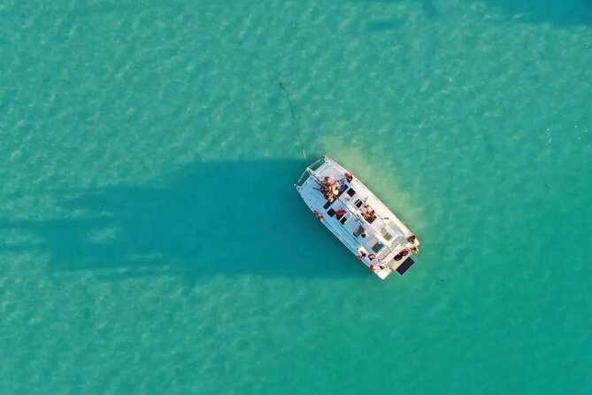 Catamaran Adventure: Sailing and Swimming in the Bacalar Lagoon - Why Bacalar Lagoon Looks Like a Color Trick