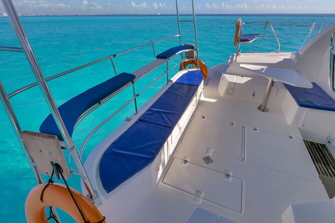 Catamaran Cancun to Isla mujeres Lunch OpenBar and Snorkeling - The ride from Cancun hotel zone to the boat, and how to avoid pickup chaos