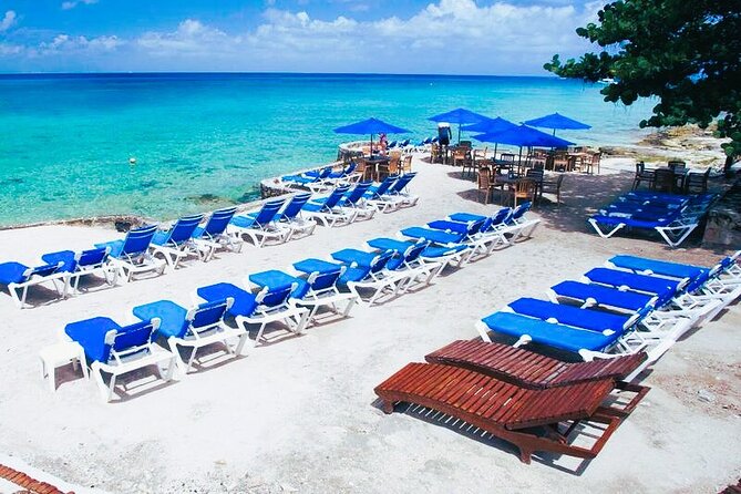 Catamaran Snorkel Adventure to El Cielo and The Money Bar Beach - Money Bar time after snorkeling: facilities you’ll appreciate