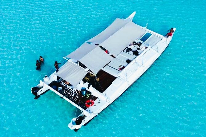 Catamaran Snorkel Adventure to El Cielo and The Money Bar Beach - Underwater photos with Carlos: fun souvenir, optional cost