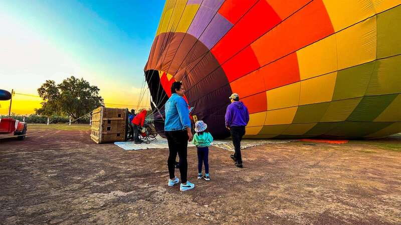 CDMX: Teotihuacan Balloon Flight with Optional Pyramids Tour - After landing: photo stop, free time, and that first Teotihuacan glimpse