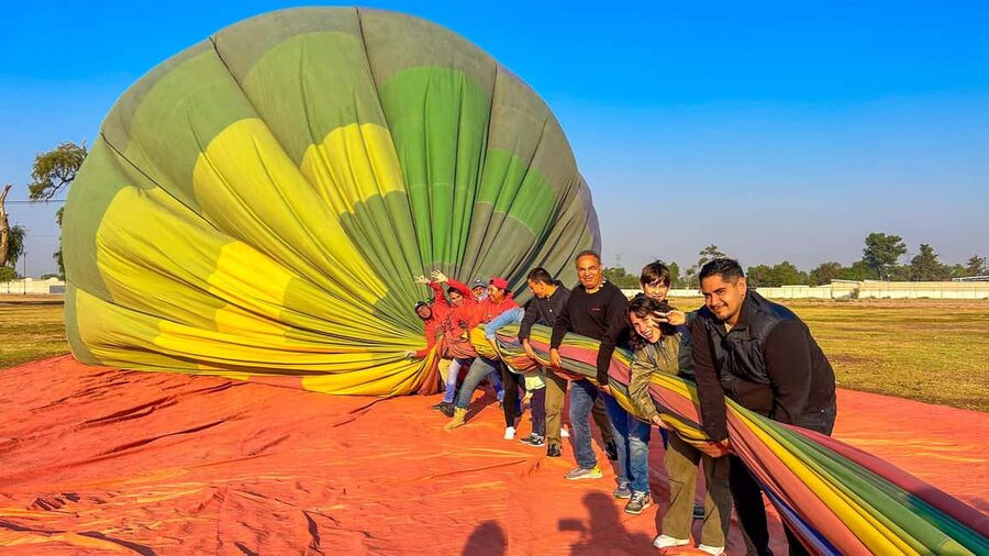 CDMX: Teotihuacan Hot Air Balloon with Breakfast - Breakfast, wine toast, and the small differences that matter