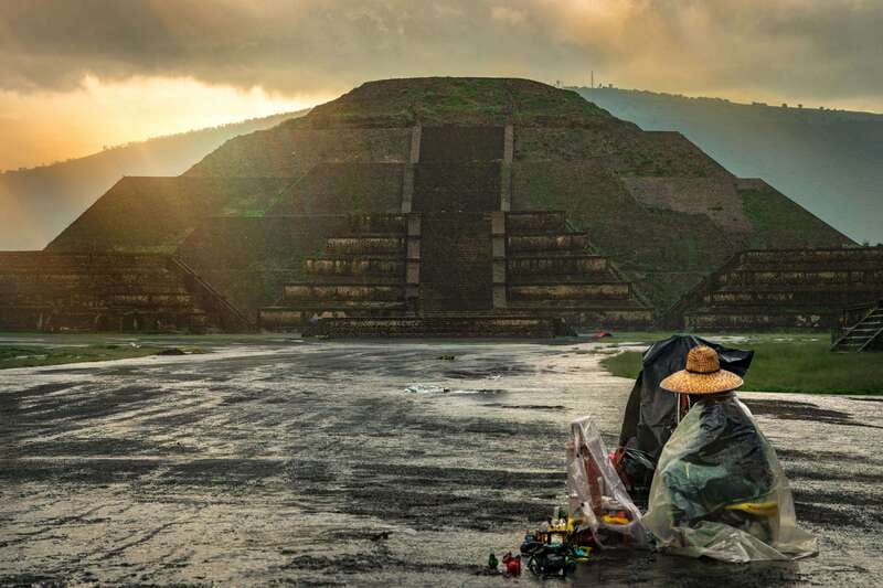 CDMX: Tour of the ruins of Teotihuacan, Tlatelolco, and Guadalupe - Meeting points and the morning start you should plan for
