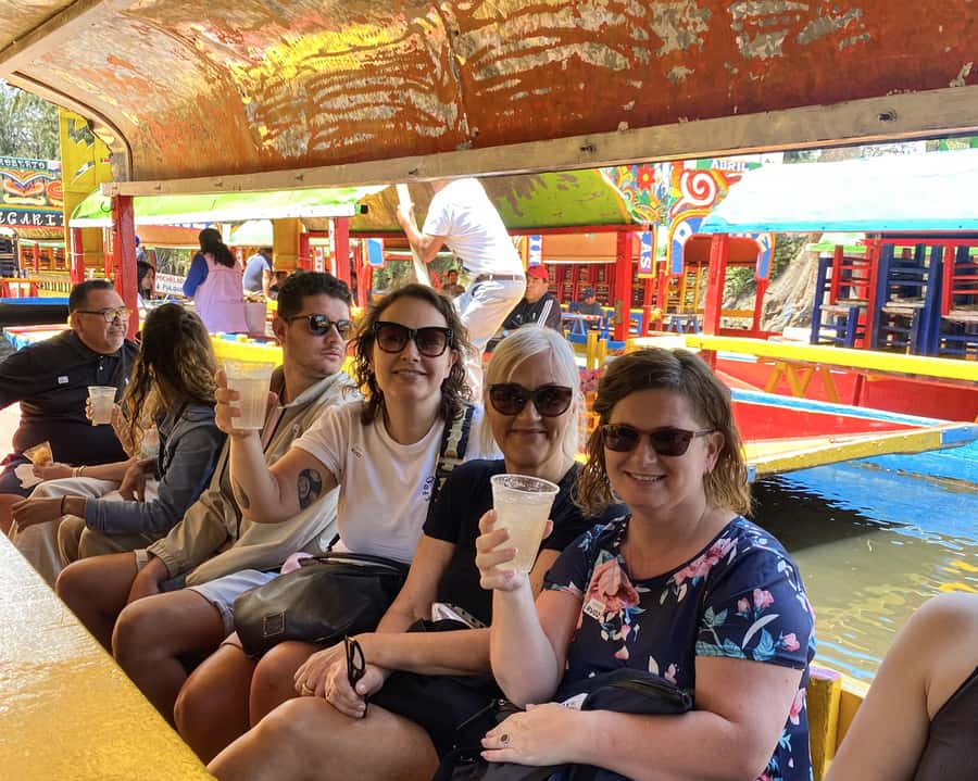 CDMX: Xochimilco Trajinera Party, Drinks, Mariachi & Tacos - Mariachi Live Music: The Moment That Makes It Feel Like a Real Fiesta
