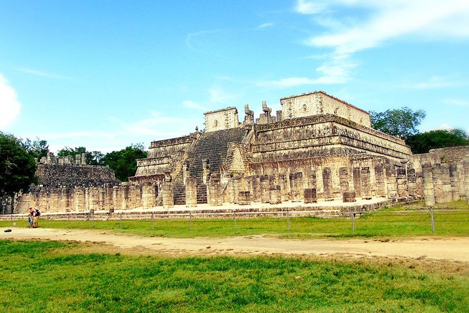 Chichen Itza & Cenote All-Inclusive Tour – Taxes & Entry Included - Stop 4, Valladolid: The 15-Minute Photo and Streets Break