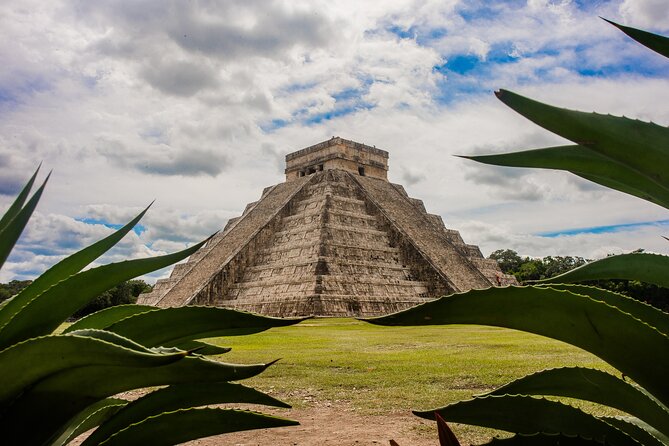 Chichen Itza, Cenote and Valladolid Small Group Day Trip - Chichen Itza: A Guided Walk That Helps You Read the Place