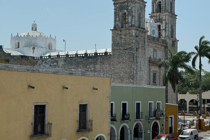 Chichén Itzá+Cenote+Food VIP: Your Exclusive, Private Journey - Entering Chichén Itzá with a certified guide, not a lecture