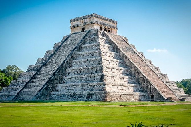 Chichen Itza Elite Private Tour from Merida - Getting picked up in Mérida: comfort, cold drinks, and smooth timing