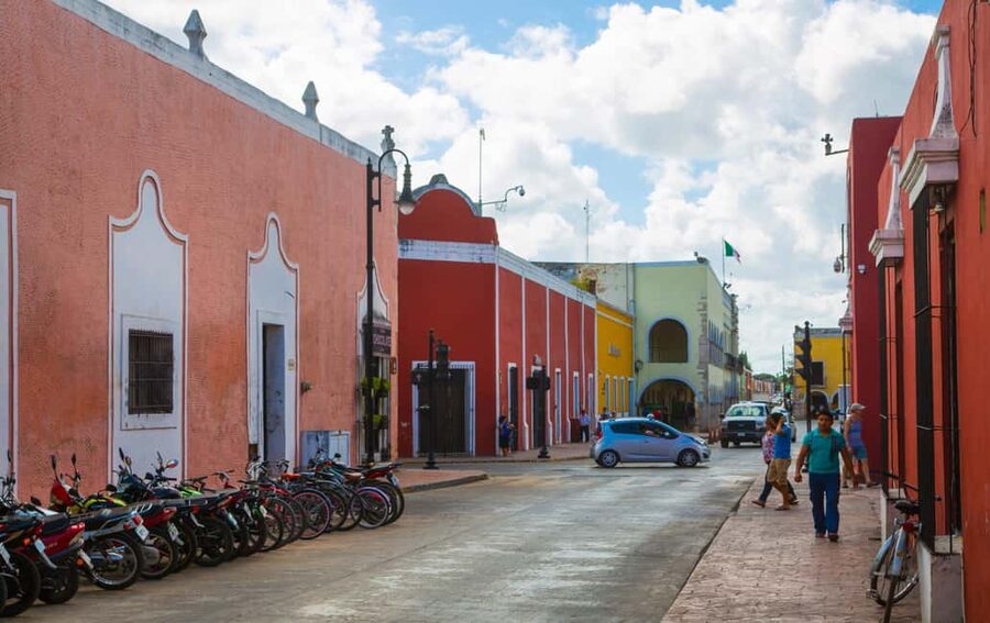Chichen Itza: Guided Tour with Valladolid & Cenote Chichikan - Chichén Itzá with a Pro Guide: Guided Walk Plus Free Time