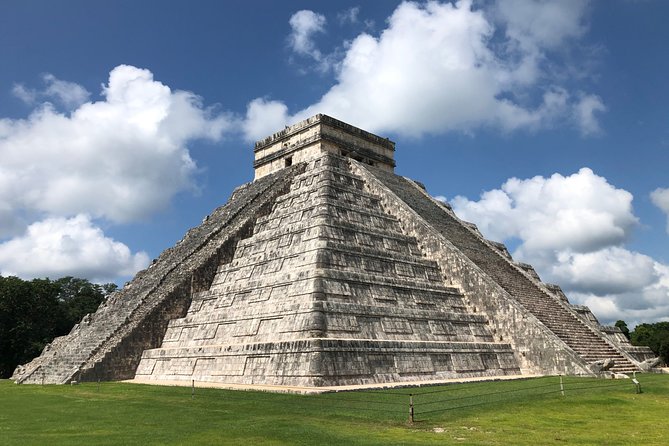 Chichen Itza Max - Ik Kil cenote swim: the cool factor comes with rules