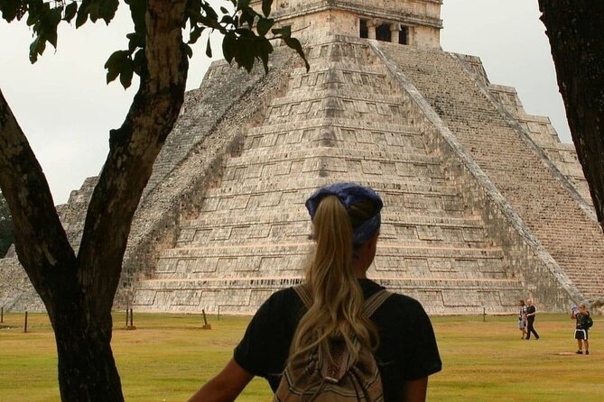 Chichen Itza, Yucatecan Buffet, Cenote Saamal and Valladolid - A Smooth Start: Early Pickup and Panoramic Bus Comfort