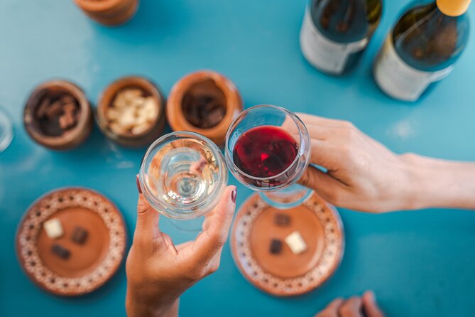Chocolate Seaside Workshop & Wine Tasting - Chocolate varieties and what to look for during the tasting