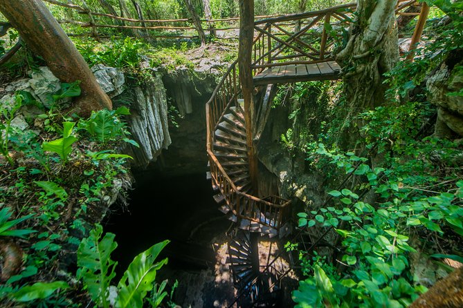 Choose your experience to live in Los 7 Cenotes San Gerónimo - The cavern-type cenote, plus that jump question
