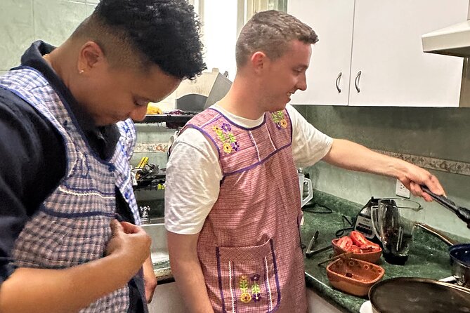 Class of Sauces and Tortillas in Mexico City - Four salsas, different jobs, one great learning arc