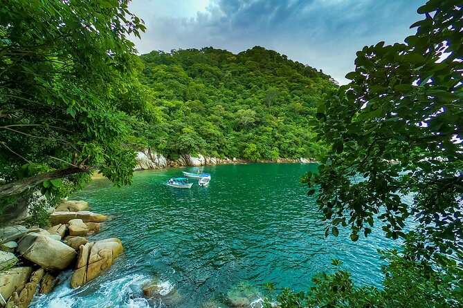 Coastal and Jungle Hiking Tour along 6 Beaches of Puerto Vallarta - Playa Los Caballos: the snack-and-rest moment that keeps the day fun
