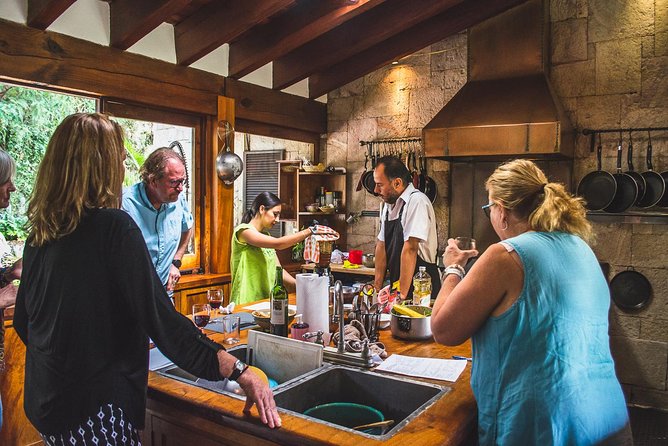 Cook & Dine | Make Authentic Mexican Mole and Salsas in San Miguel de Allende - Starter: Two Traditional Salsas and the Corn Chip Pairing