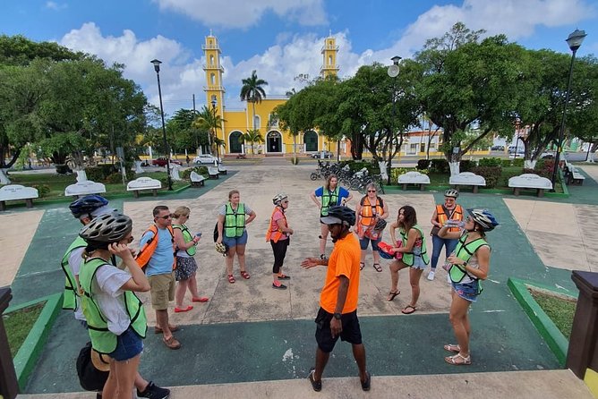 Cozumel: City Tour by E-bike - Stop 3: Monumento a la Hispanidad and the story behind the monuments