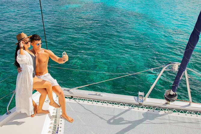 Cozumel Luxury Sailing & Snorkeling with Lunch and Open Bar Onboard - Boarding the Catamaran: Gear, Life Jackets, and Crew Energy