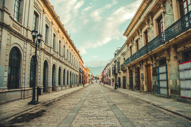 Culture, History and Food in Oaxaca City - Santo Domingo de Guzmán and the ex-convent: the heart of Oaxaca’s big moments