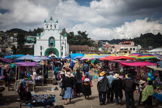 Customs of indigenous villages of Chiapas - Former Temple of San Lorenzo and the textile stop you will remember