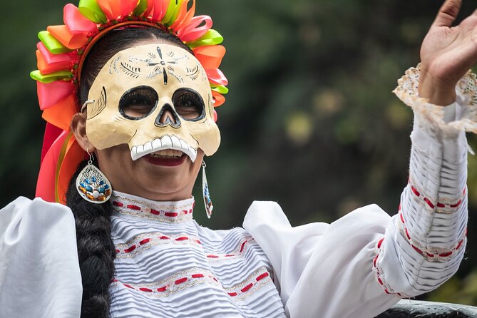 Day of the Dead Tour in Mexico City - Día de Muertos at 6:00 pm, not at your convenience