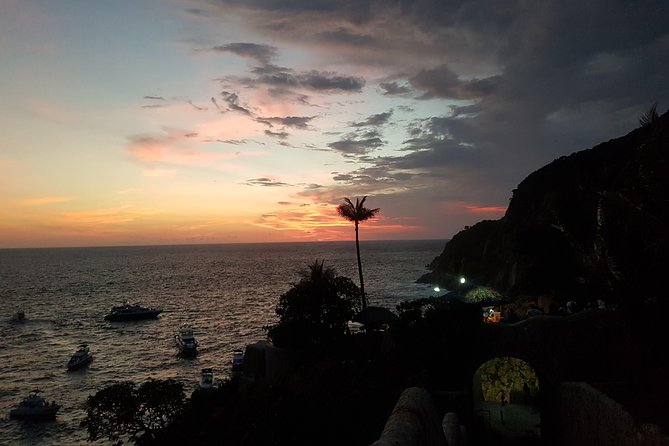 DeLuxe Cliff Divers+Sunset Exhibition byNight w/Different Options - Comfort, crowd levels, and practical tips that make the night easier