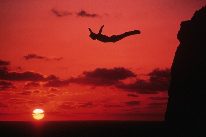 DeLuxe Cliff Divers+Sunset Exhibition byNight w/Different Options - La Perla at El Mirador: your 3-course dinner setup