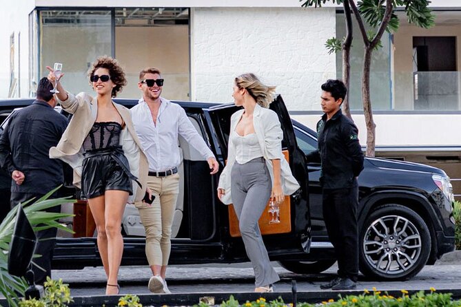Deluxe Limousine GMC from Cancun Airport - Key things to know before you book
