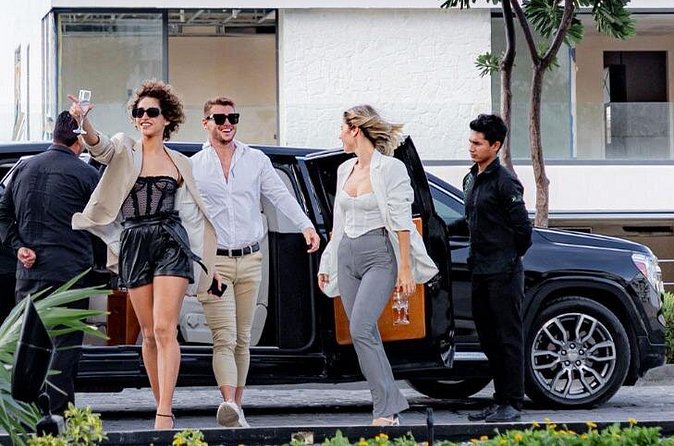 Deluxe Limousine GMC from Cancun Airport - What to expect for timing: one hour, no stops, and flight delays