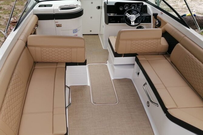 Deluxe Private Boats - 27 ft Sea Ray - When weather hits, this style of tour can still work