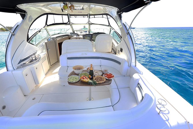 Deluxe Private Boats - 40 ft Sea Ray - The open bar: what is included and what to plan for