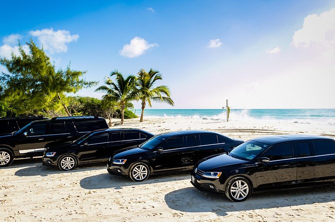Departure by Luxury Sedan From Playa del Carmen to Cancun Airport - What the Ride Feels Like on the Road: Less Noise, More Control