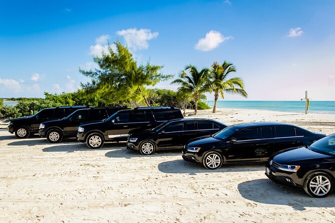 Departures in Luxury Sedan from Tulum to Cancun Airport - Hotel pickup in a luxury sedan: what to expect at curbside