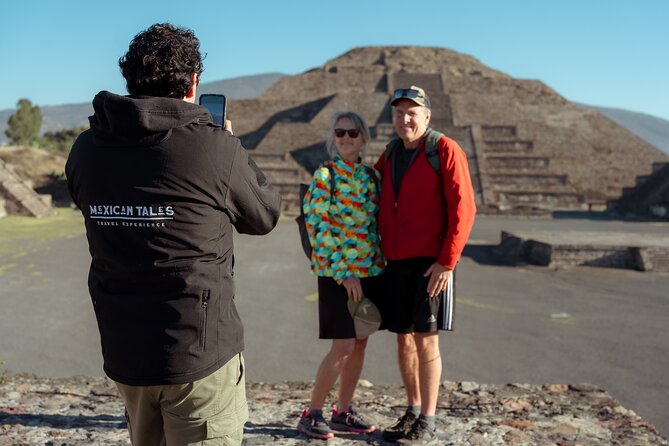Early & Express Tour Teotihuacan Pyramids - Arrive early: calm grounds, morning light, and possible hot air balloons