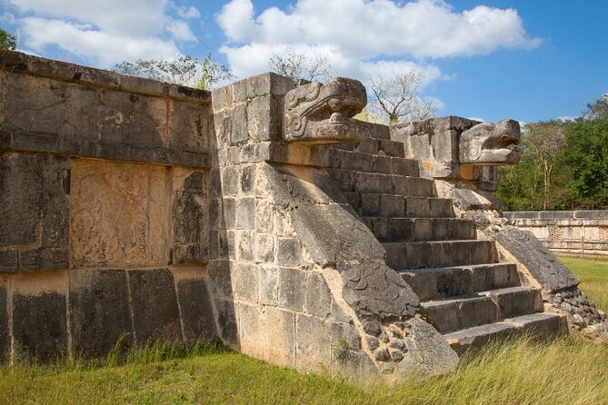 Early morning Chichen Itza Tour: Cenote and Tequila Tasting - What the guides do best, and what to watch for
