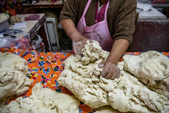 Earth, Corn & Fire: Tasting the Roots of Oaxacan Cuisine - Mercado Benito Juárez and the historic-center walking stretch