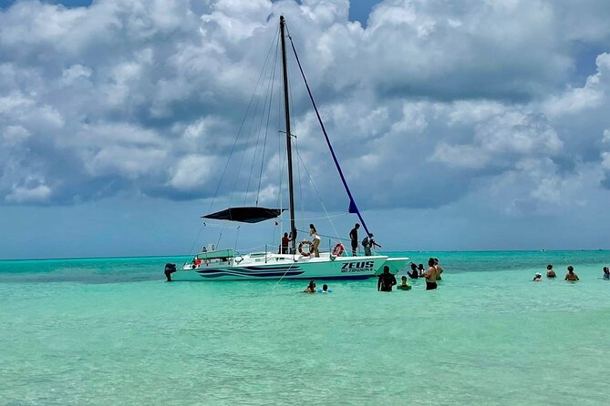 El Cielo Cozumel Snorkeling trip by Catamaran - Onboard food and drinks: ceviche, snacks, and realistic expectations